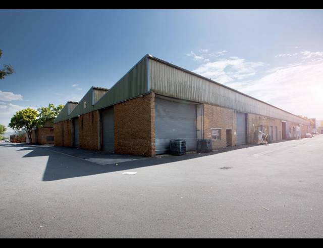 864M² OFFICE TO LET IN AIRPORT INDUSTRIA